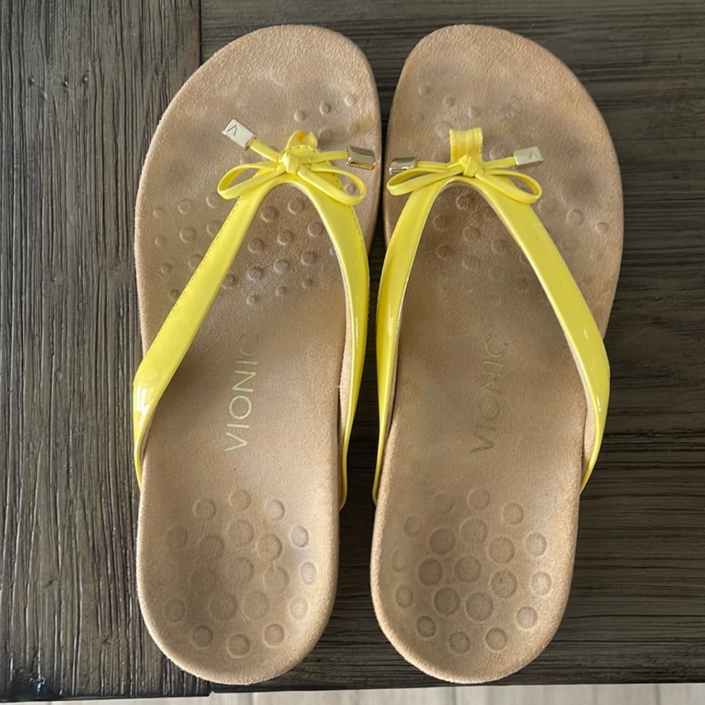 Vionic Bella arch support sandals